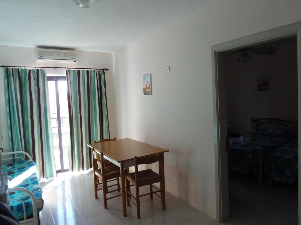 Aparthotel White Dolphin Complex Qawra Esterno foto