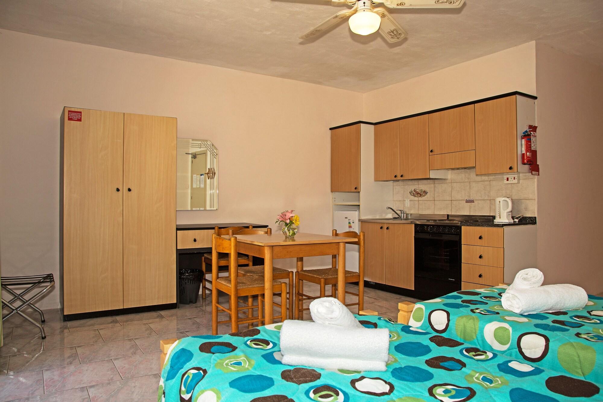 Aparthotel White Dolphin Complex Qawra Esterno foto