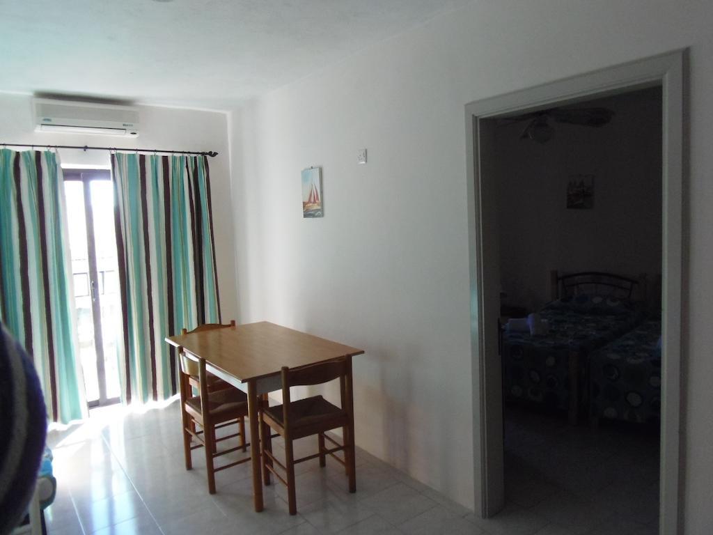 Aparthotel White Dolphin Complex Qawra Esterno foto