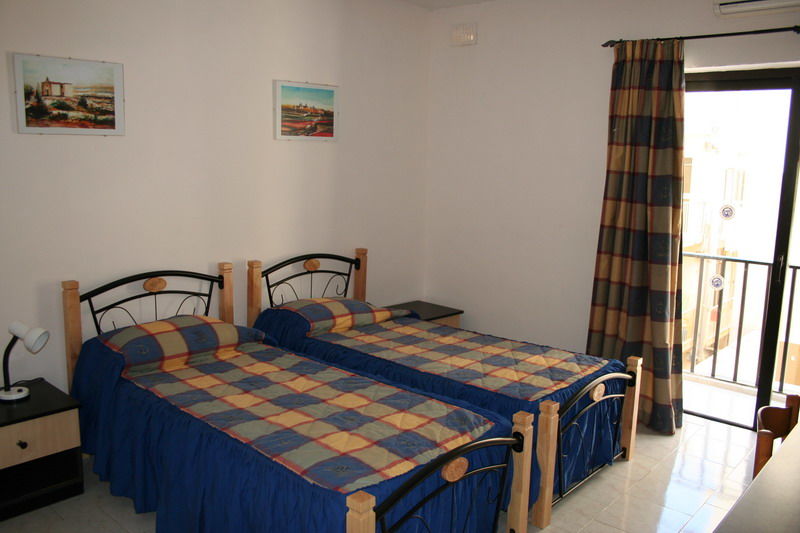 Aparthotel White Dolphin Complex Qawra Esterno foto